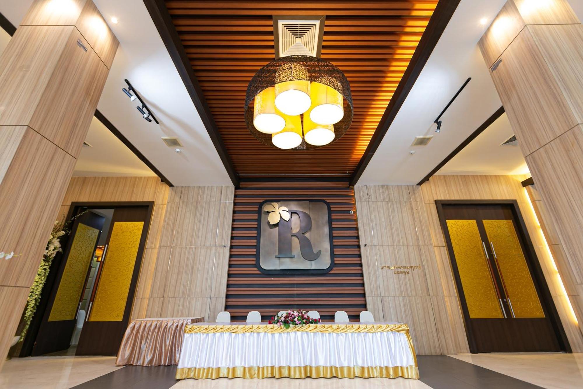 Grand Ratchapruek Hotel Pakkret Kültér fotó