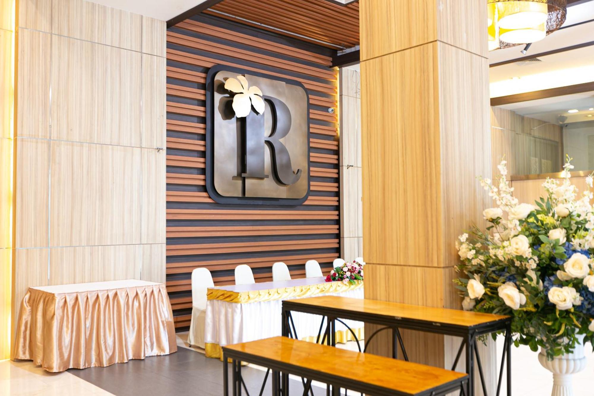 Grand Ratchapruek Hotel Pakkret Kültér fotó